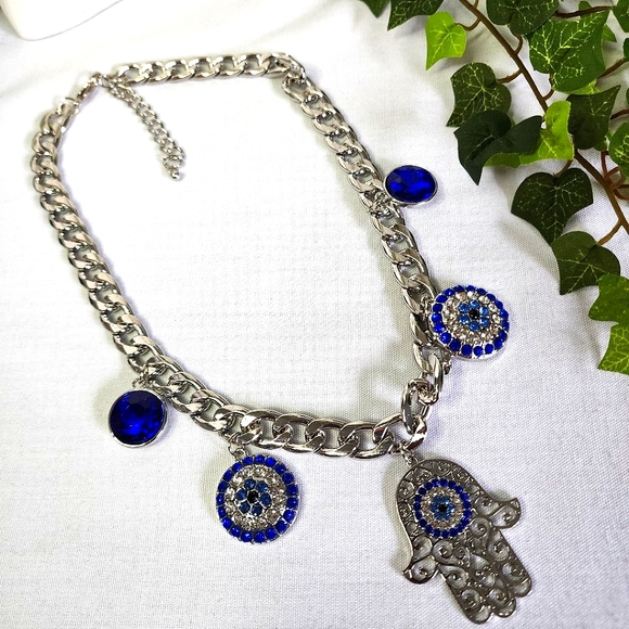 Chunky Silver Link Chain  CharmNecklace with Hamsa Hand and Blue Crystal  New - Picture 3 of 8